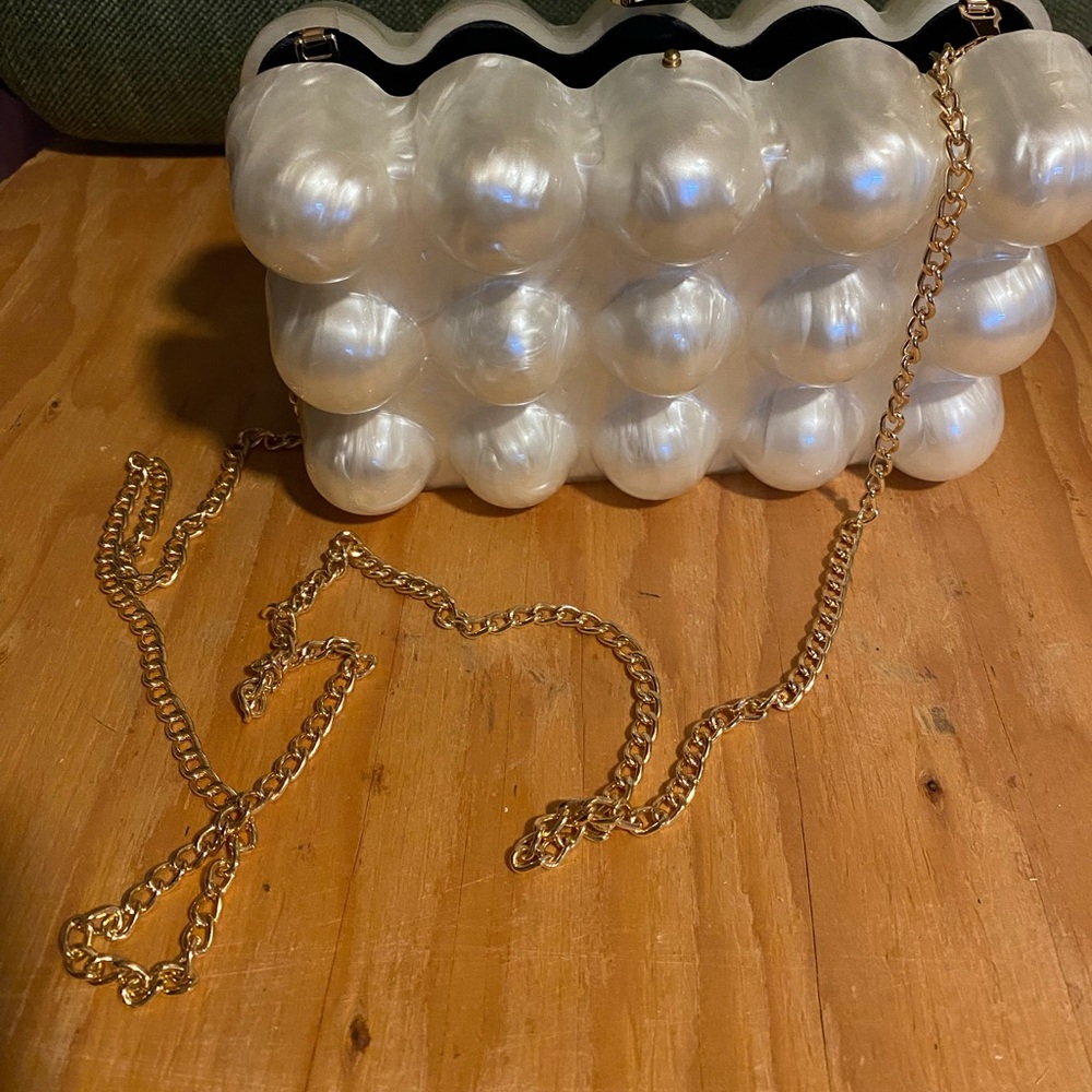 Pearl Bubble Clutch - Picture 5 of 8